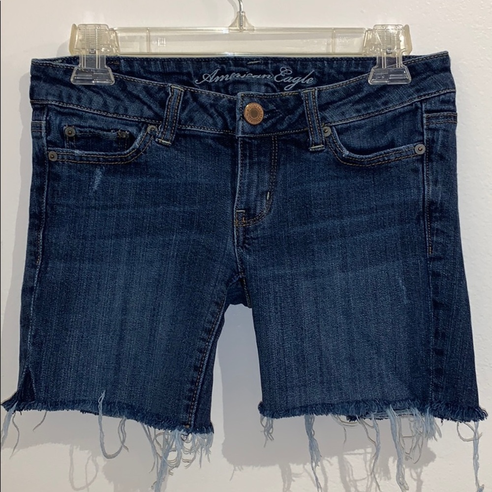 American Eagle stretch denim size 2, 3” leg.